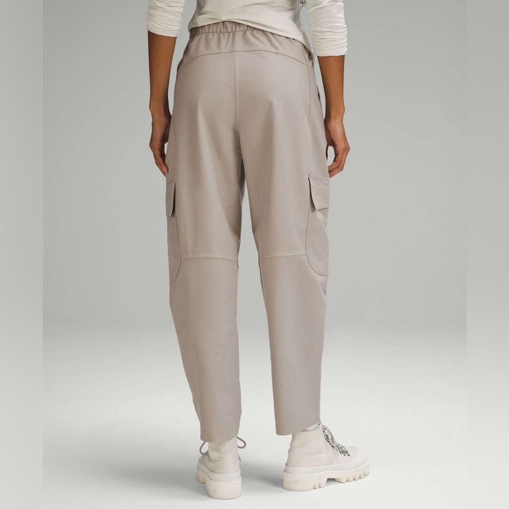 LULULEMON | relaxed midi cargo pants | size 12